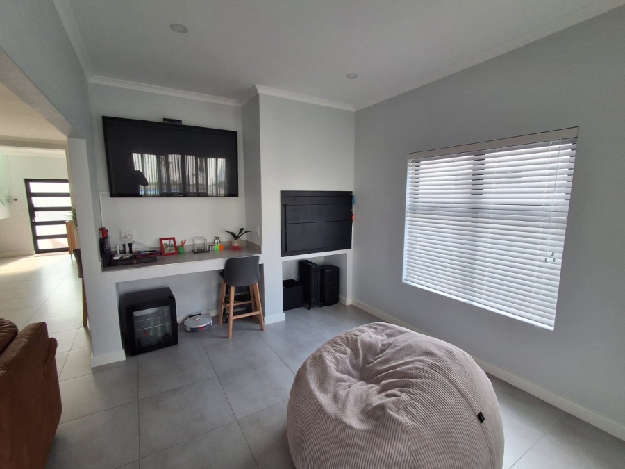 4 Bedroom Property for Sale in Sandown Western Cape